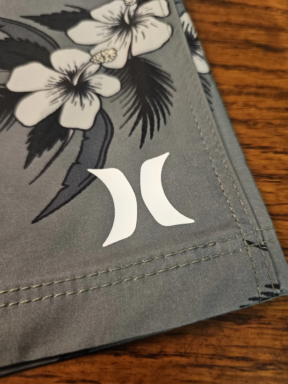 Hurley Men's Gray Floral Swim Board Shorts